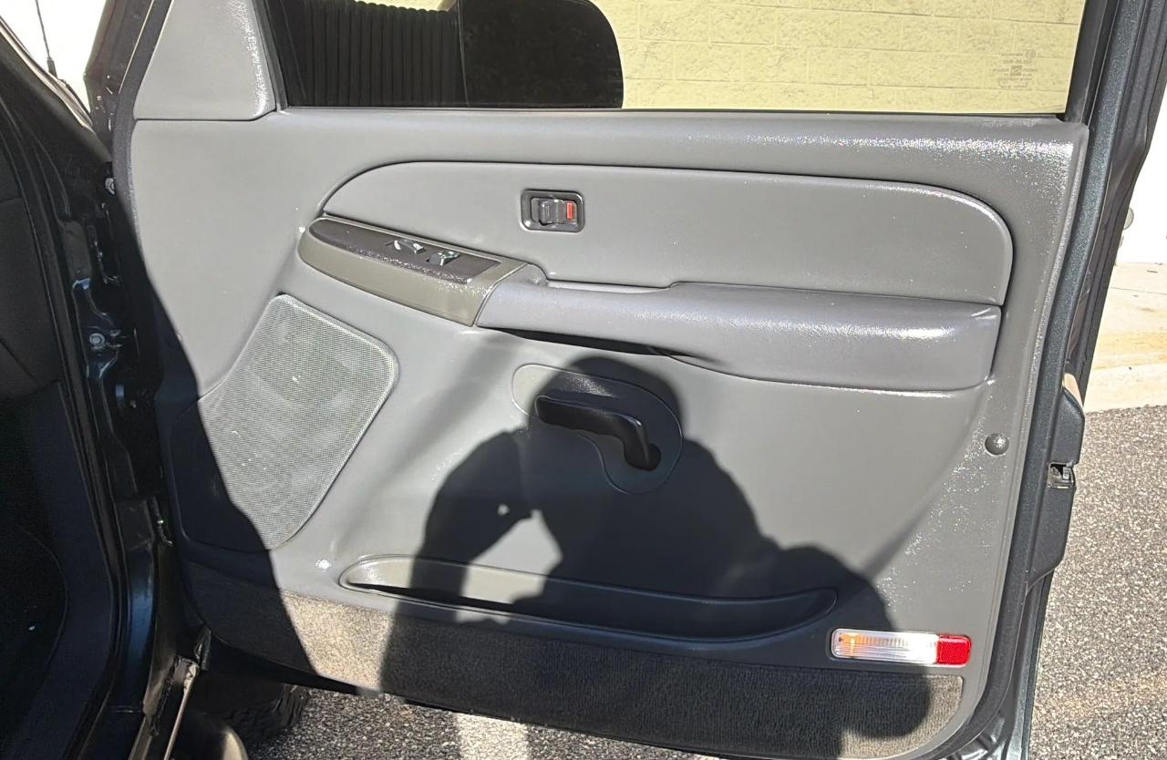 GMC Sierra 3500 Crew Cab 167" WB 4WD DRW SLE 2005