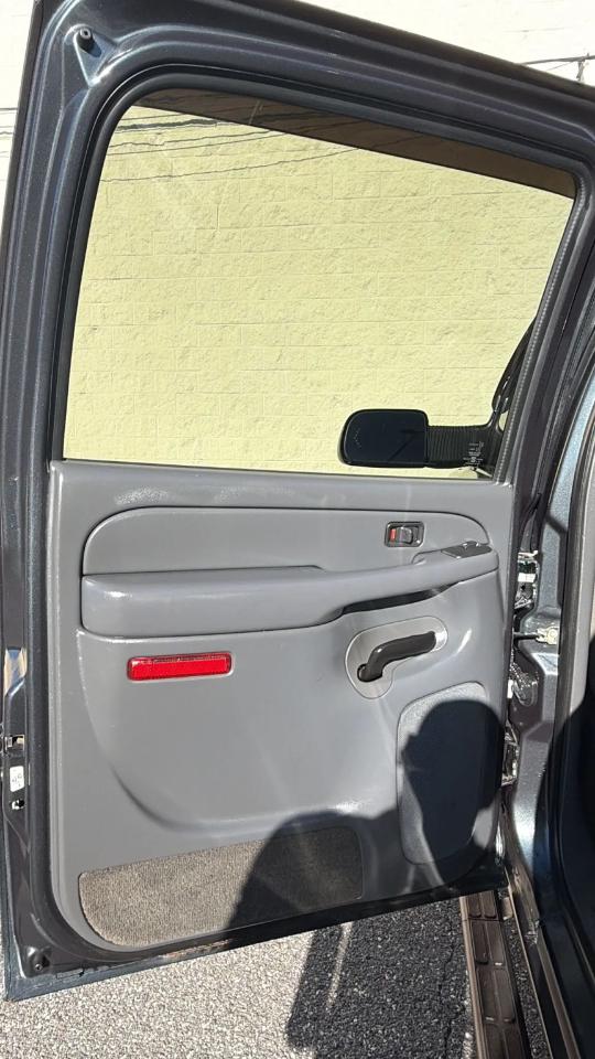 GMC Sierra 3500 Crew Cab 167" WB 4WD DRW SLE 2005