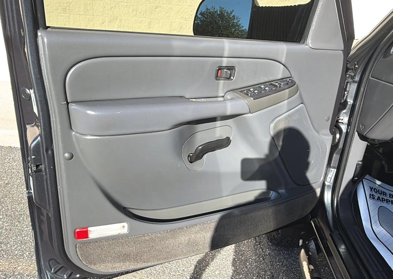 GMC Sierra 3500 Crew Cab 167" WB 4WD DRW SLE 2005