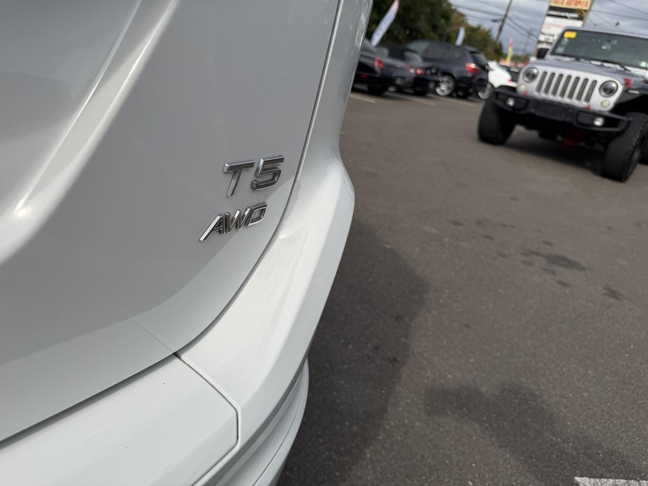 Volvo XC60 2015.5 AWD 4dr T5 2015