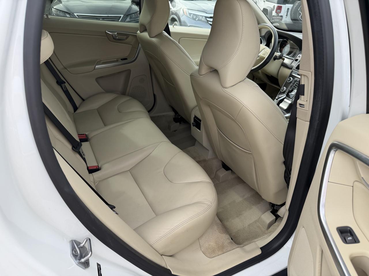 Volvo XC60 2015.5 AWD 4dr T5 2015