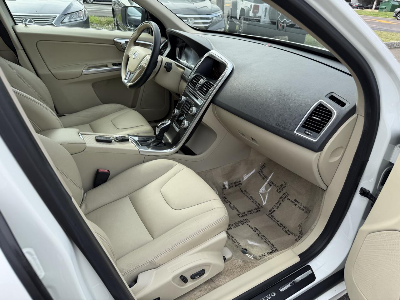 Volvo XC60 2015.5 AWD 4dr T5 2015