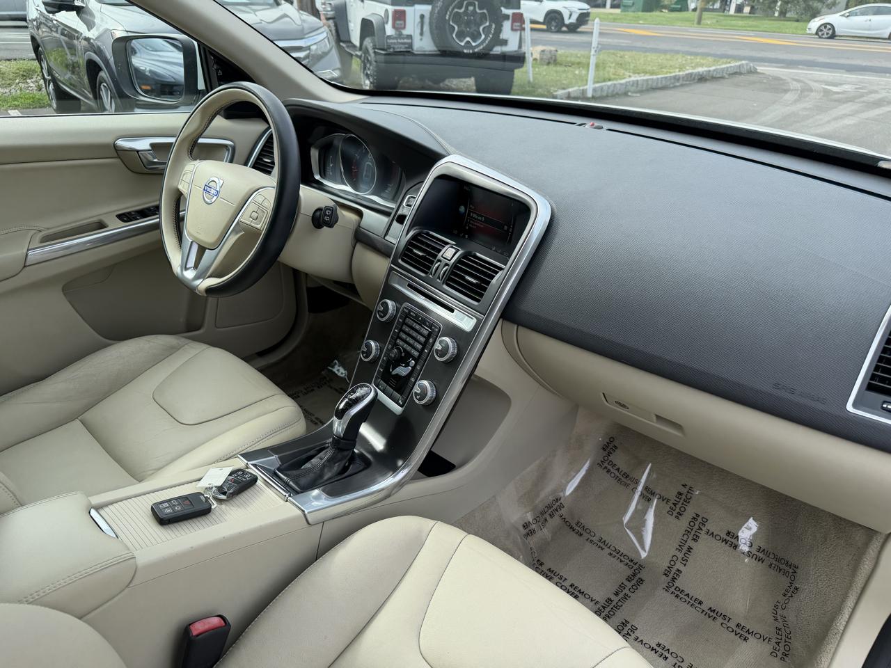 Volvo XC60 2015.5 AWD 4dr T5 2015