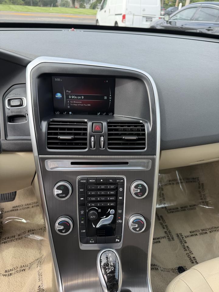 Volvo XC60 2015.5 AWD 4dr T5 2015