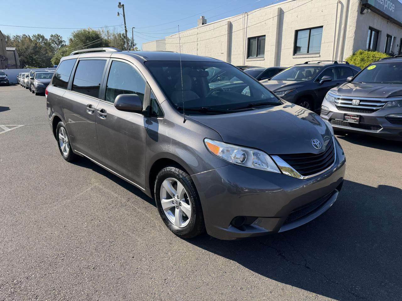 Toyota Sienna 5dr 8-Pass Van V6 LE FWD (Natl) 2014