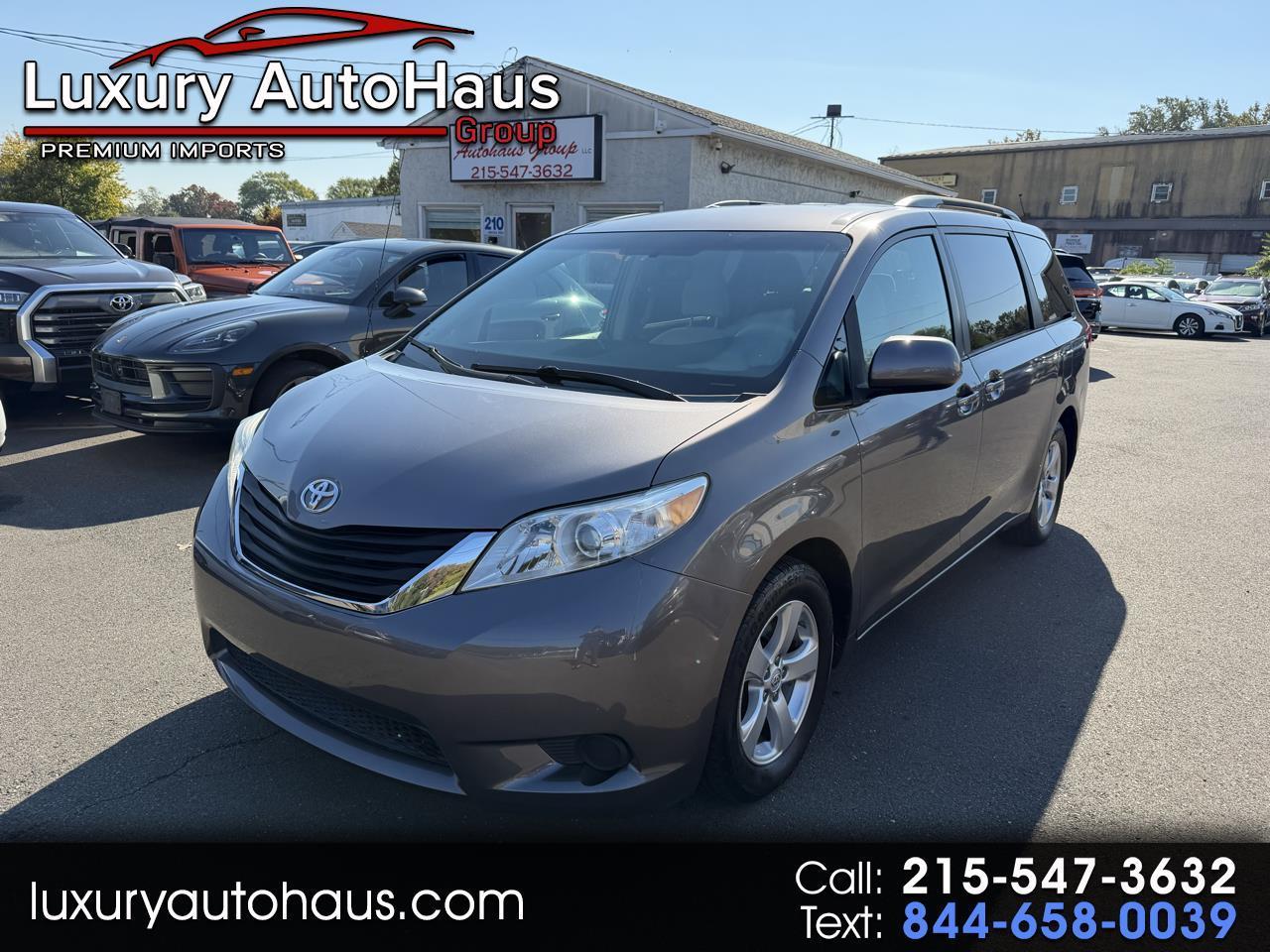 2014 Toyota Sienna 5dr 8-Pass Van V6 LE FWD (Natl)