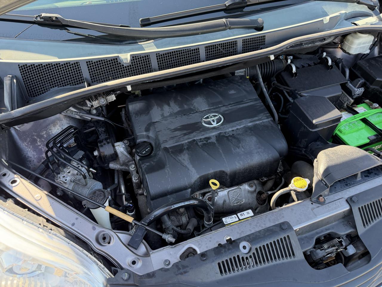 Toyota Sienna 5dr 8-Pass Van V6 LE FWD (Natl) 2014