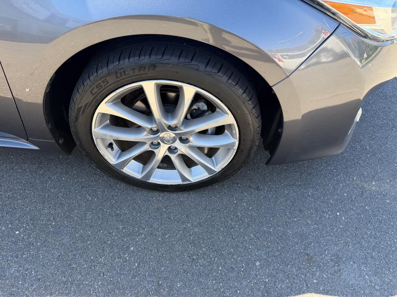 Toyota Avalon 4dr Sdn XLE Premium (Natl) 2014