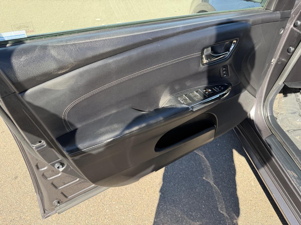 Toyota Avalon 4dr Sdn XLE Premium (Natl) 2014