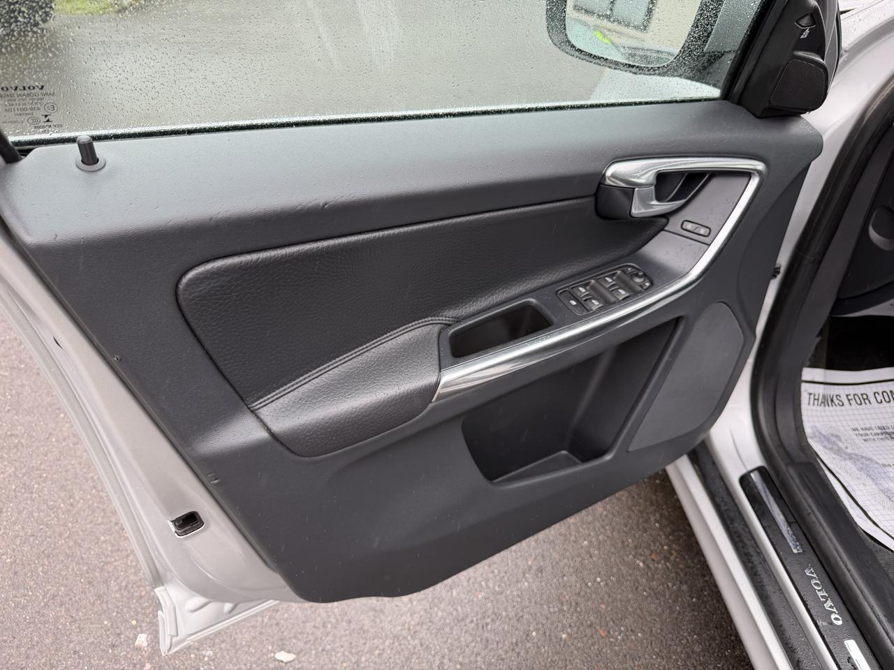 Volvo XC60 AWD 4dr 3.2L PZEV 2014