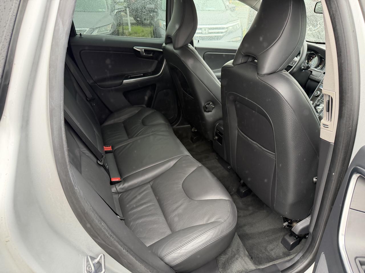 Volvo XC60 AWD 4dr 3.2L PZEV 2014
