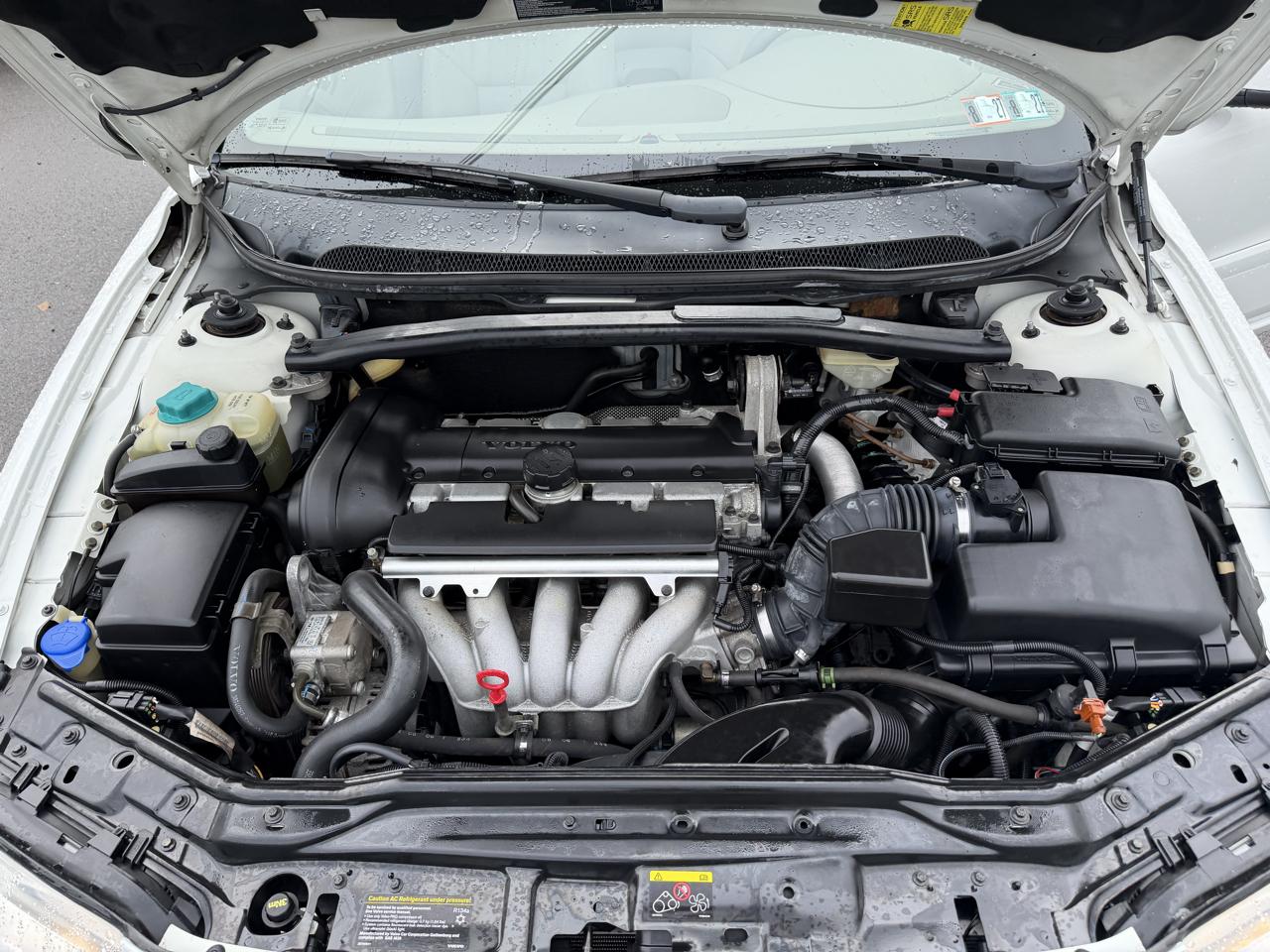 Volvo V70 4dr Wgn 2.4L MT FWD 2007