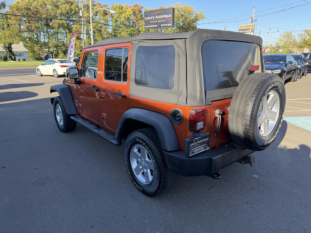 Jeep Wrangler Unlimited 4WD 4dr Sport 2011