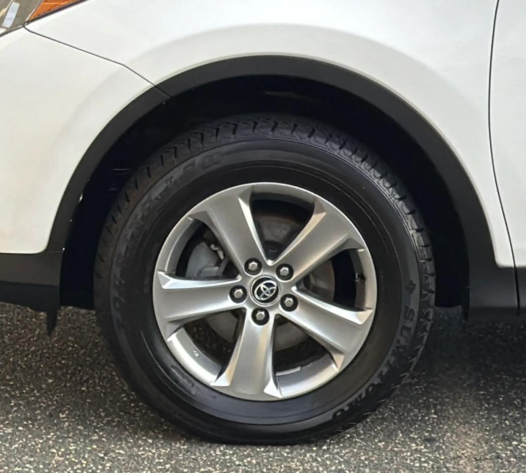 Toyota RAV4 AWD 4dr XLE (Natl) 2015