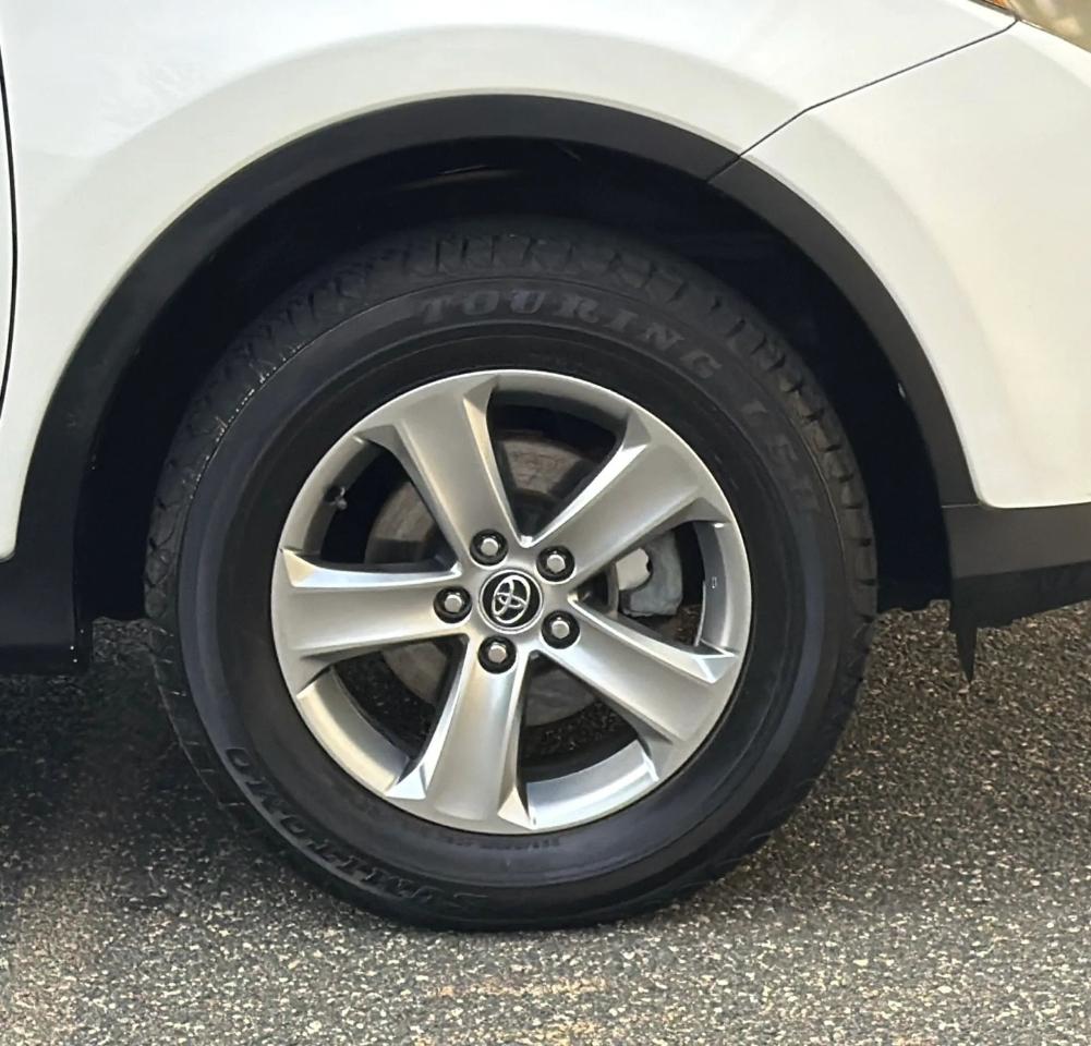Toyota RAV4 AWD 4dr XLE (Natl) 2015