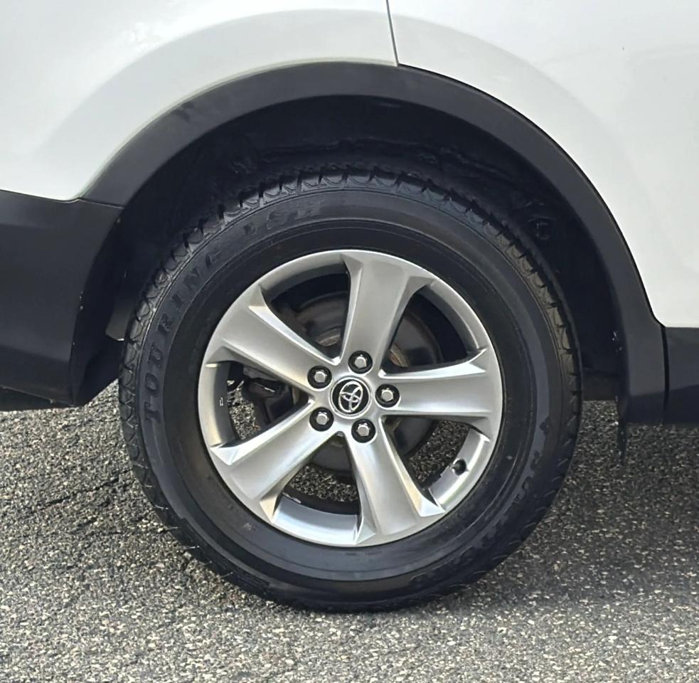 Toyota RAV4 AWD 4dr XLE (Natl) 2015