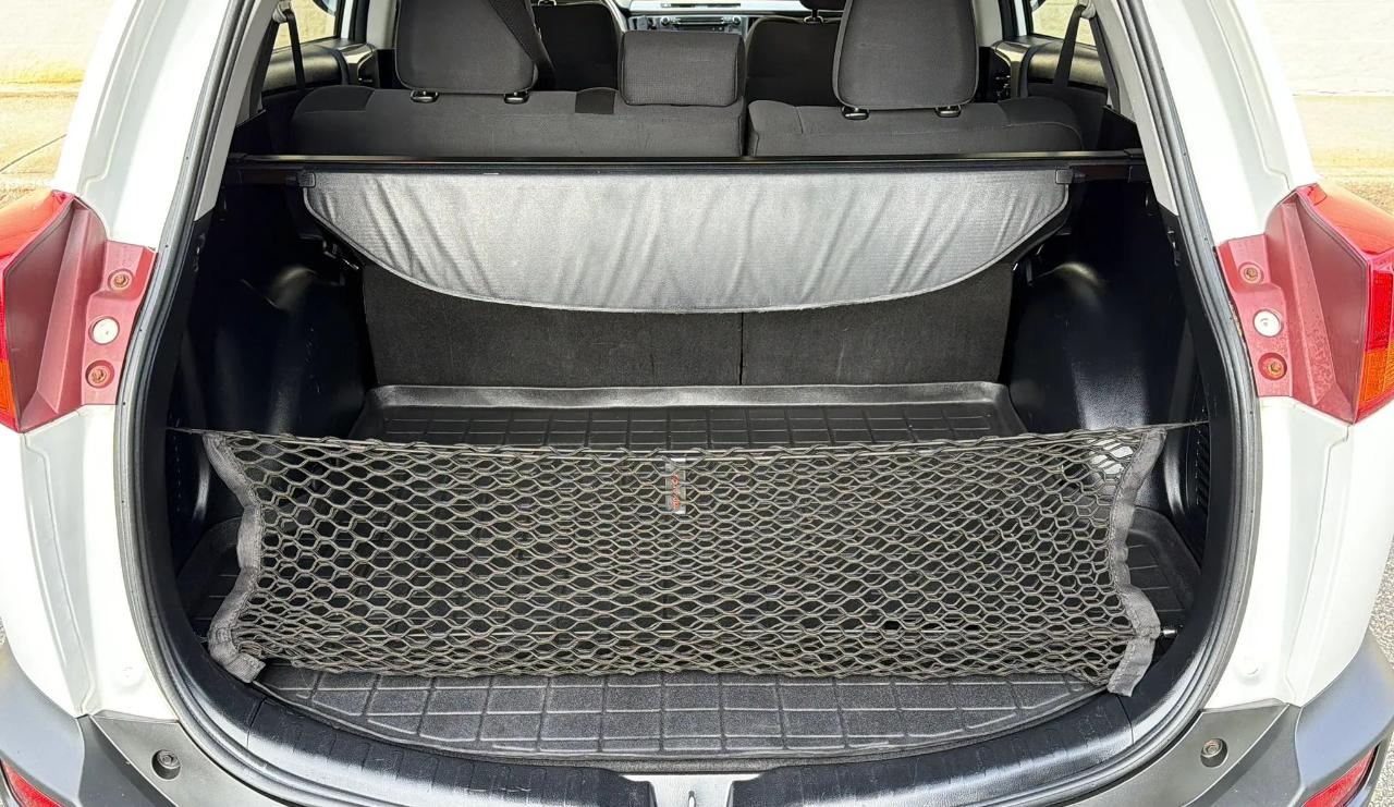 Toyota RAV4 AWD 4dr XLE (Natl) 2015