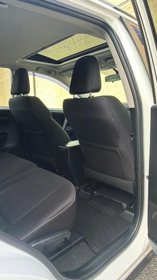 Toyota RAV4 AWD 4dr XLE (Natl) 2015