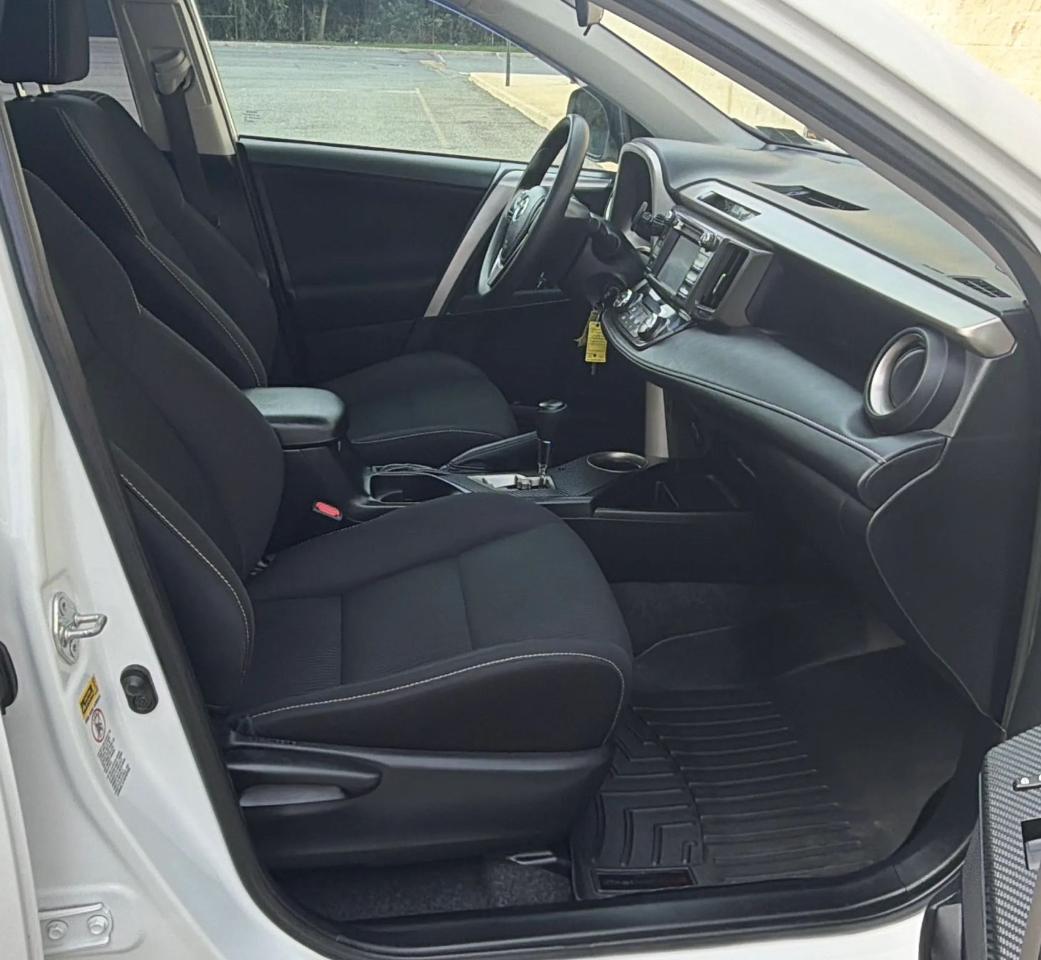 Toyota RAV4 AWD 4dr XLE (Natl) 2015