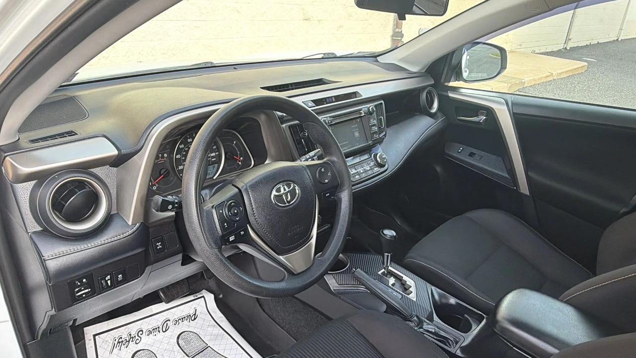 Toyota RAV4 AWD 4dr XLE (Natl) 2015