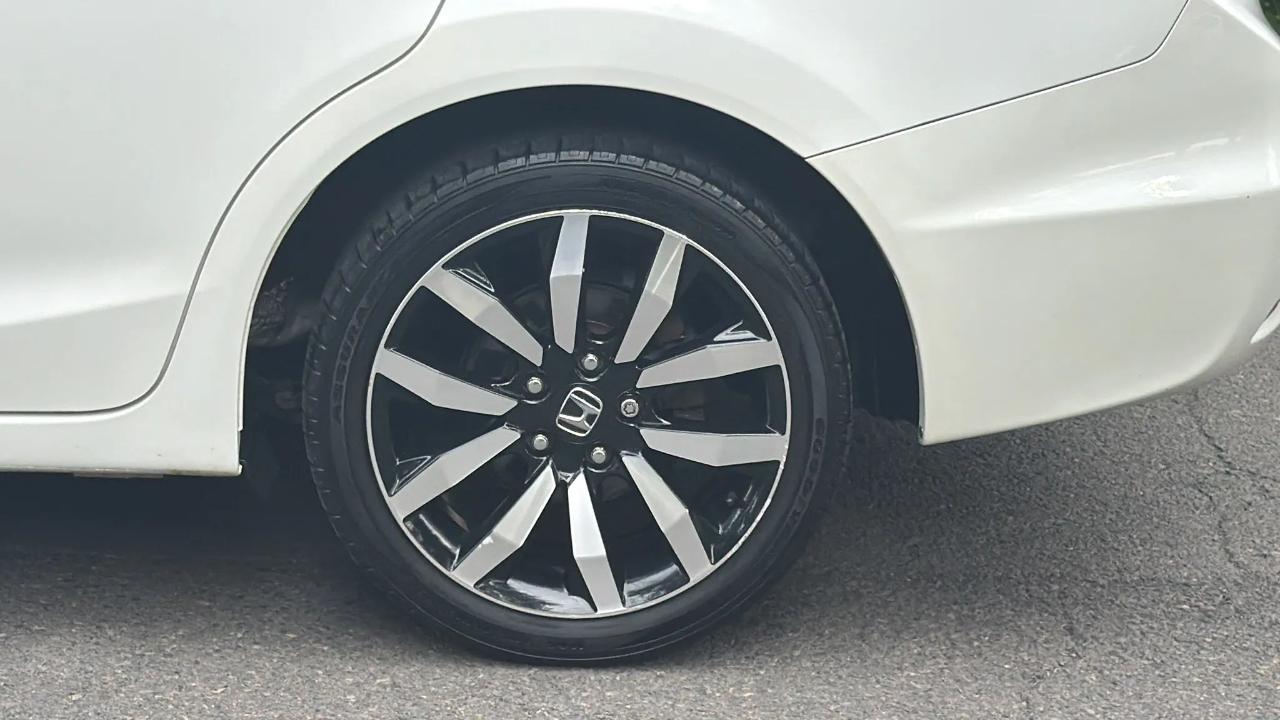 Honda Civic Sedan 4dr CVT EX-L 2015
