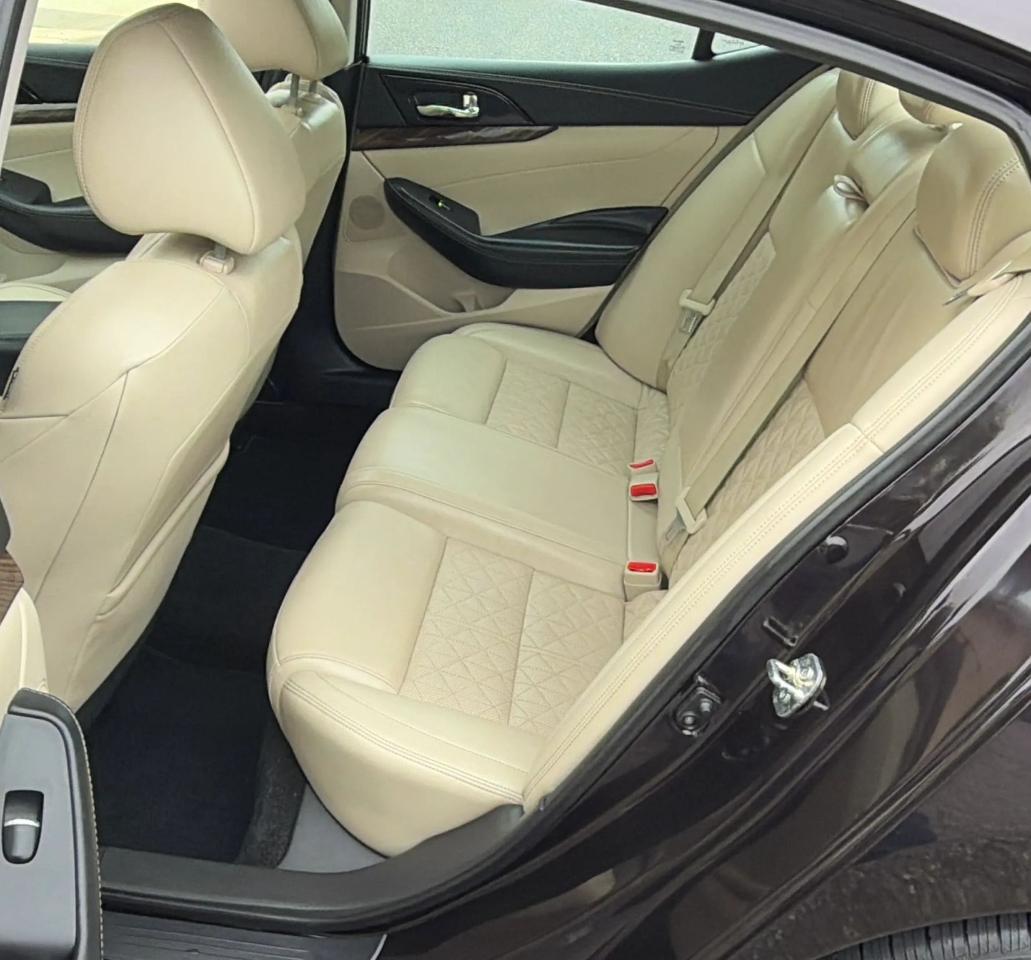 Nissan Maxima 4dr Sdn 3.5 Platinum 2016