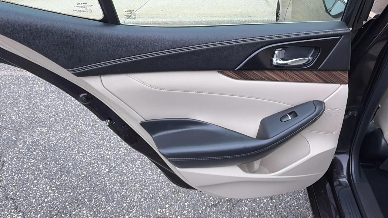 Nissan Maxima 4dr Sdn 3.5 Platinum 2016