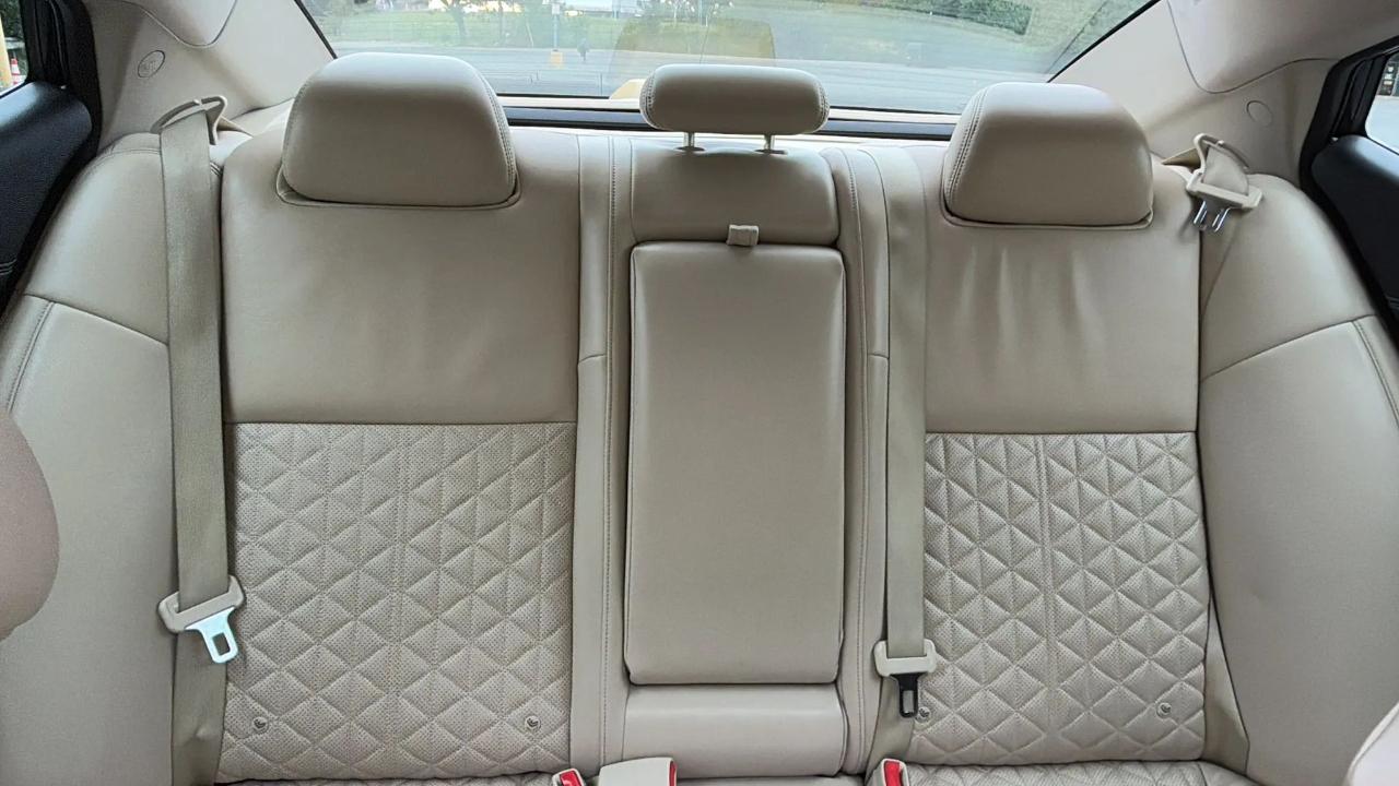 Nissan Maxima 4dr Sdn 3.5 Platinum 2016