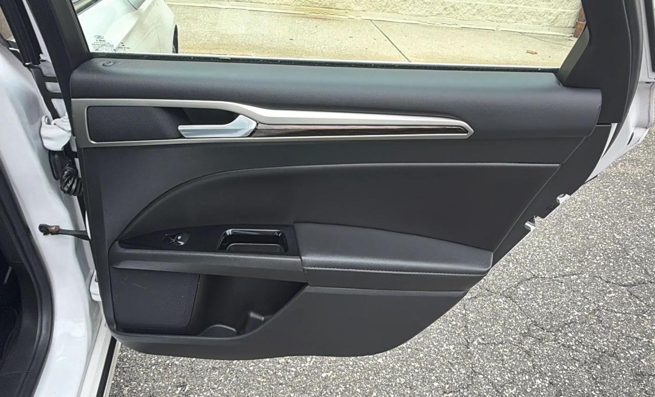 Ford Fusion 4dr Sdn SE FWD 2016