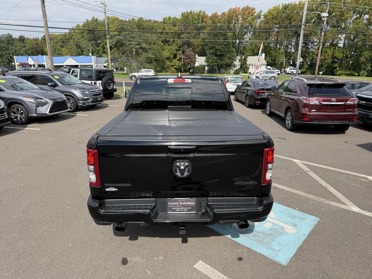 RAM 1500 Big Horn 4x4 Crew Cab 5'7" Box 2020