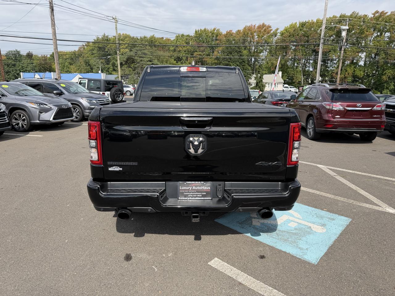 RAM 1500 Big Horn 4x4 Crew Cab 5'7" Box 2020