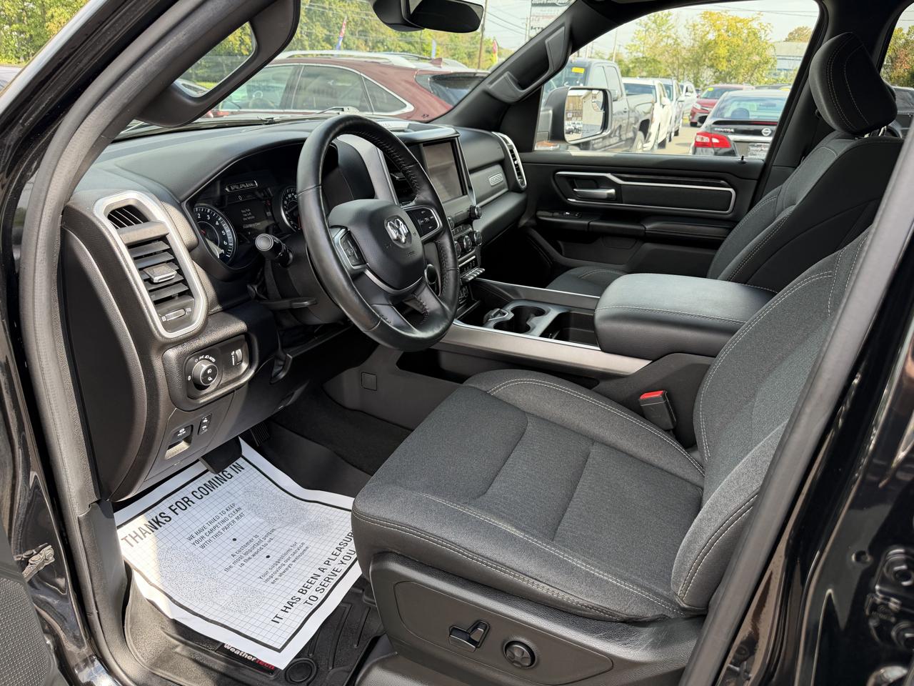 RAM 1500 Big Horn 4x4 Crew Cab 5'7" Box 2020