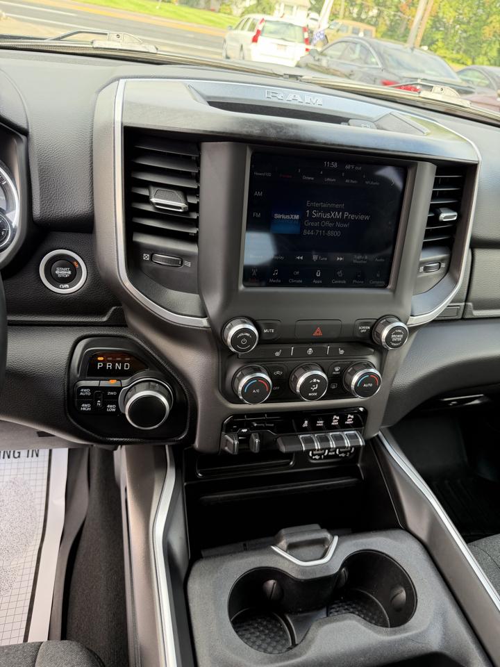 RAM 1500 Big Horn 4x4 Crew Cab 5'7" Box 2020