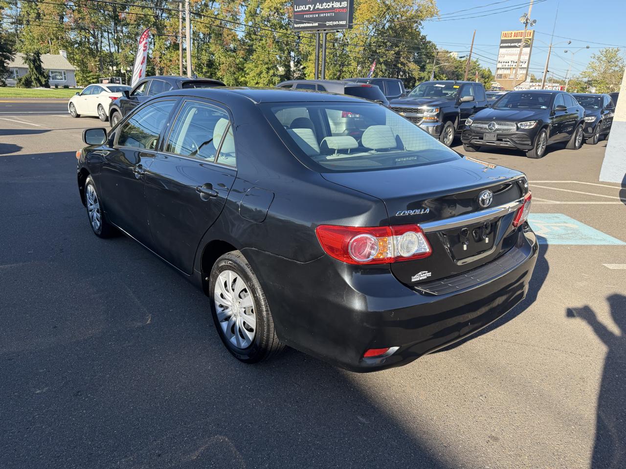 Toyota Corolla 4dr Sdn Auto LE Special Edition (Natl) 2013