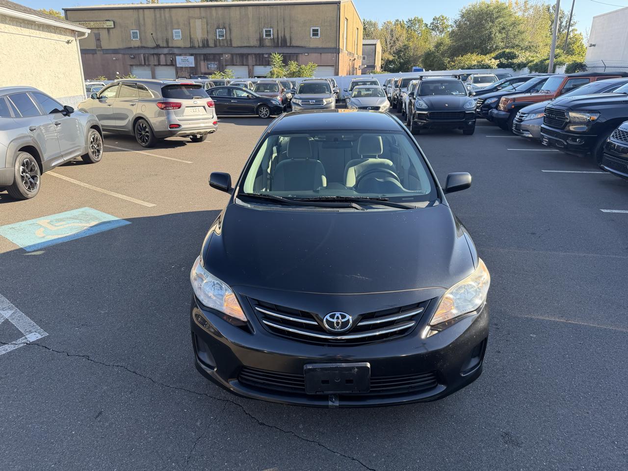 Toyota Corolla 4dr Sdn Auto LE Special Edition (Natl) 2013
