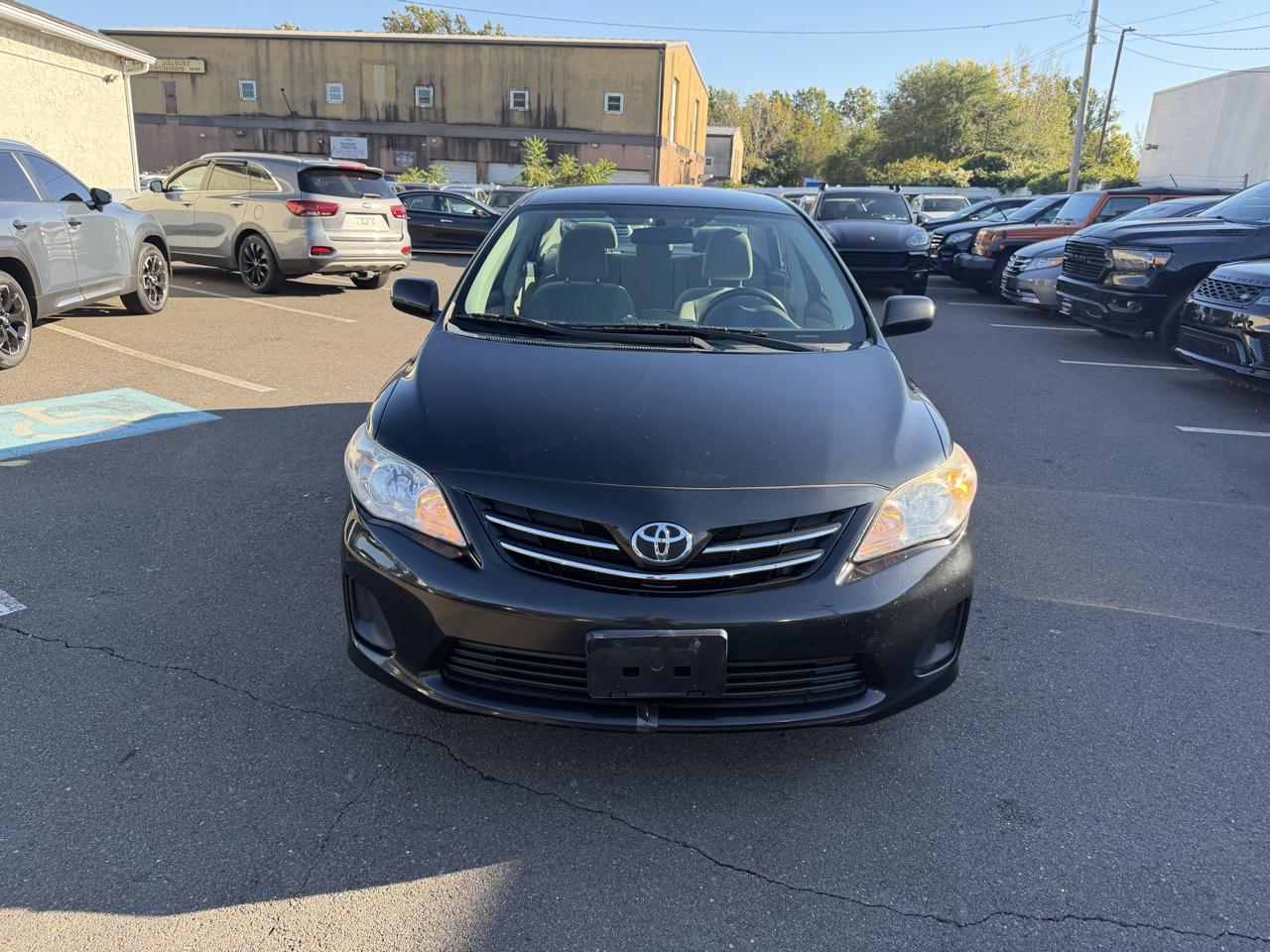 Toyota Corolla 4dr Sdn Auto LE Special Edition (Natl) 2013