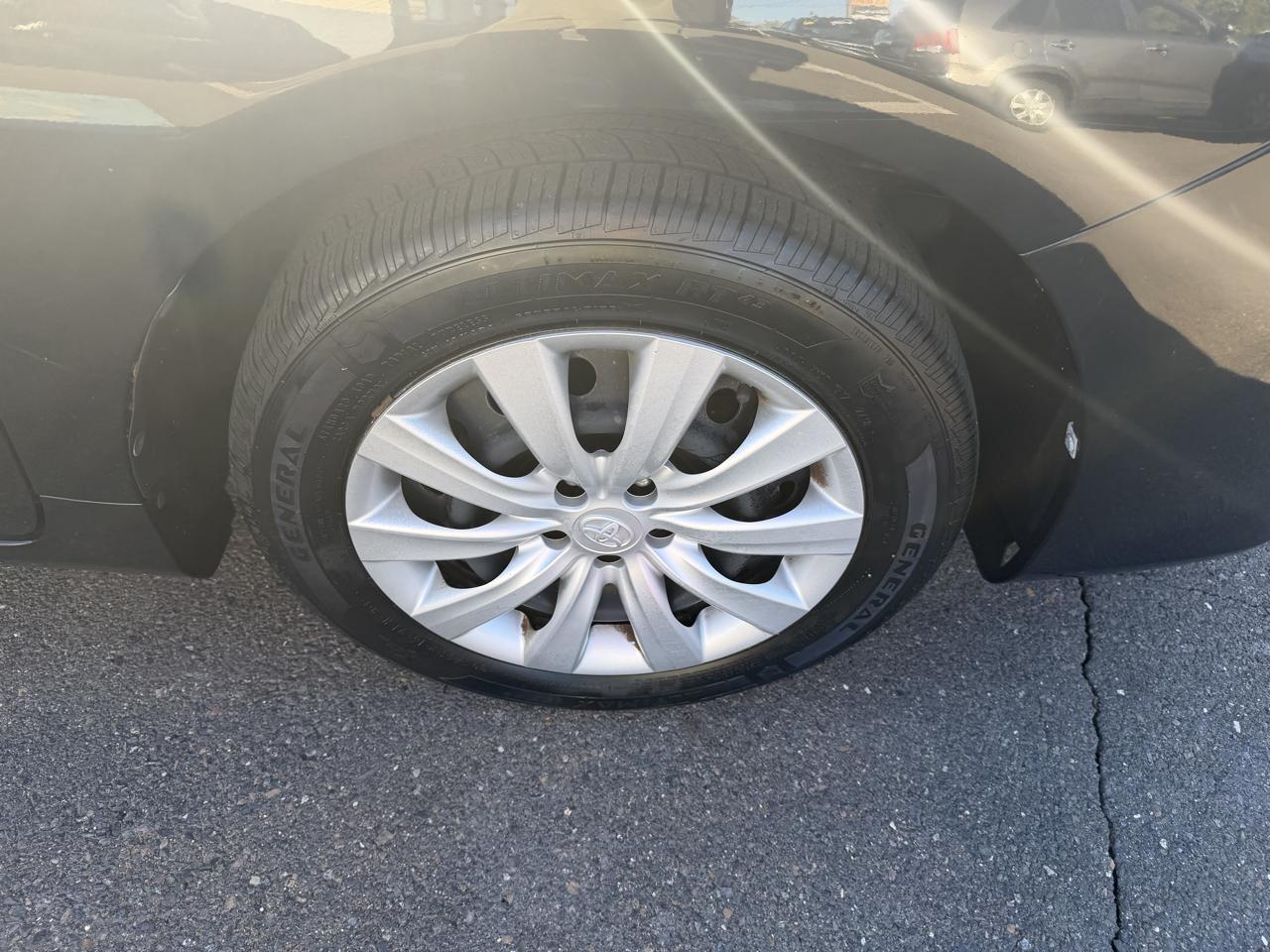 Toyota Corolla 4dr Sdn Auto LE Special Edition (Natl) 2013