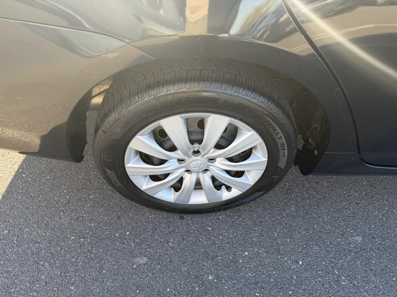Toyota Corolla 4dr Sdn Auto LE Special Edition (Natl) 2013