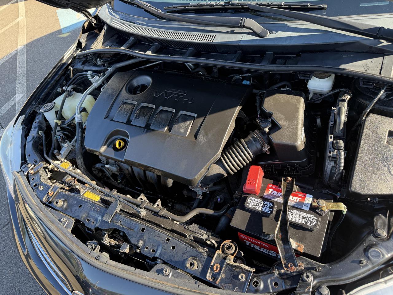 Toyota Corolla 4dr Sdn Auto LE Special Edition (Natl) 2013