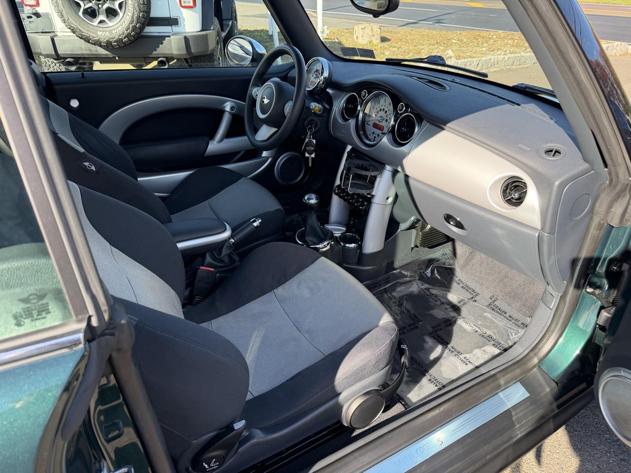 MINI Cooper Convertible 2dr Convertible S 2006