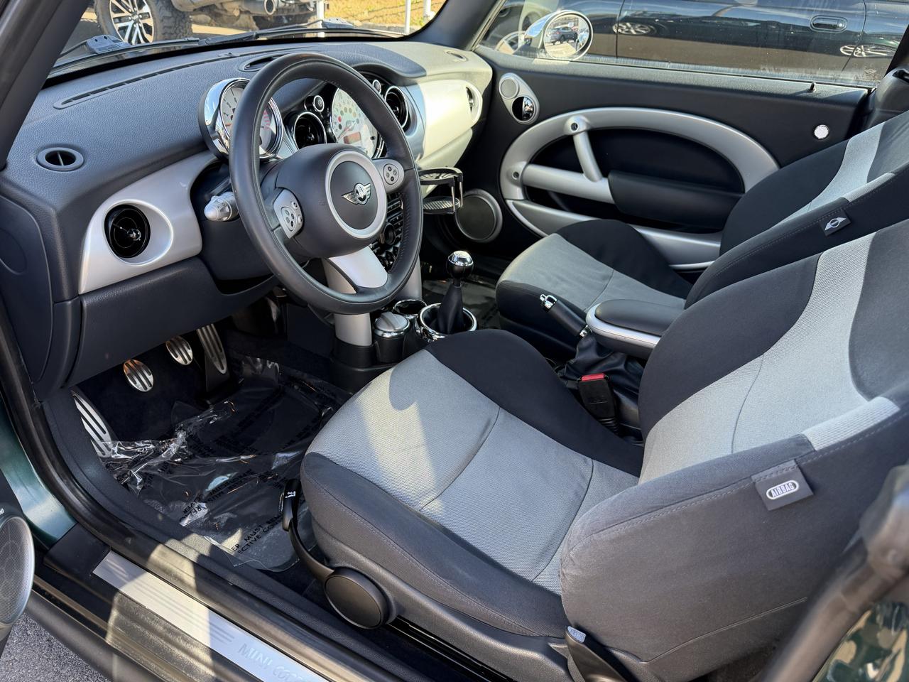 MINI Cooper Convertible 2dr Convertible S 2006