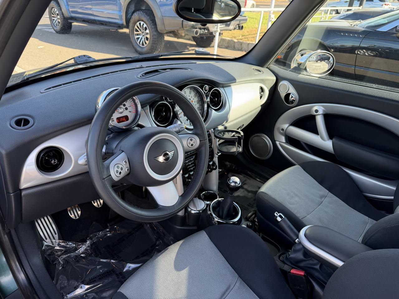 MINI Cooper Convertible 2dr Convertible S 2006