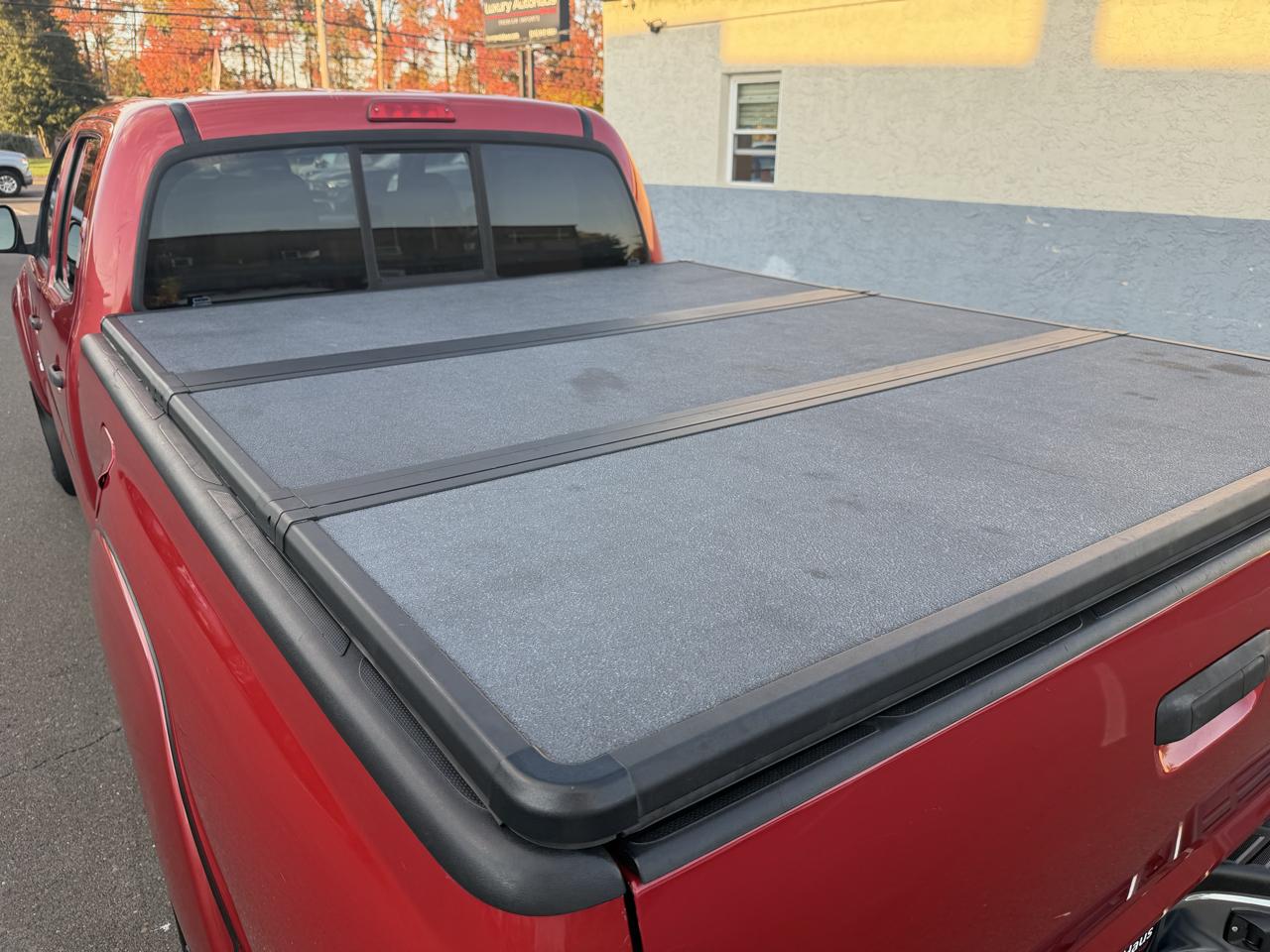 Toyota Tacoma 4WD Double Cab LB V6 AT (Natl) 2013
