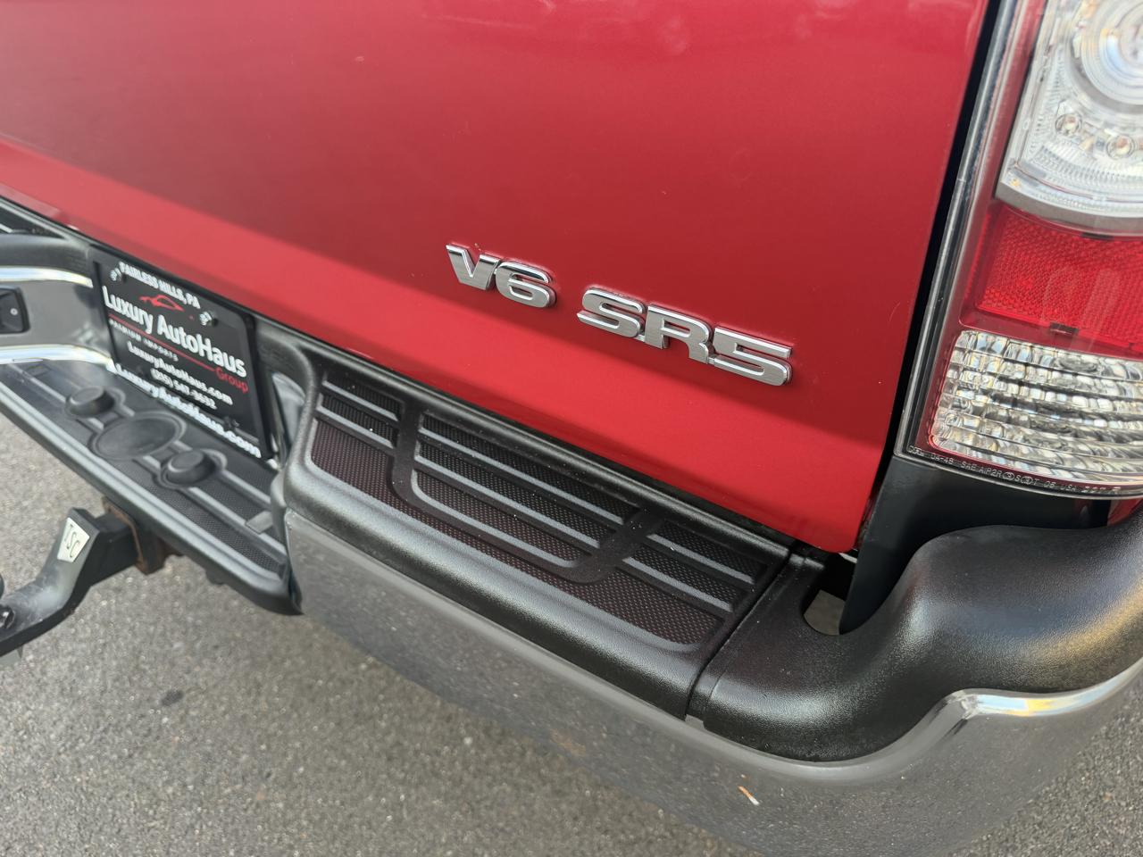 Toyota Tacoma 4WD Double Cab LB V6 AT (Natl) 2013