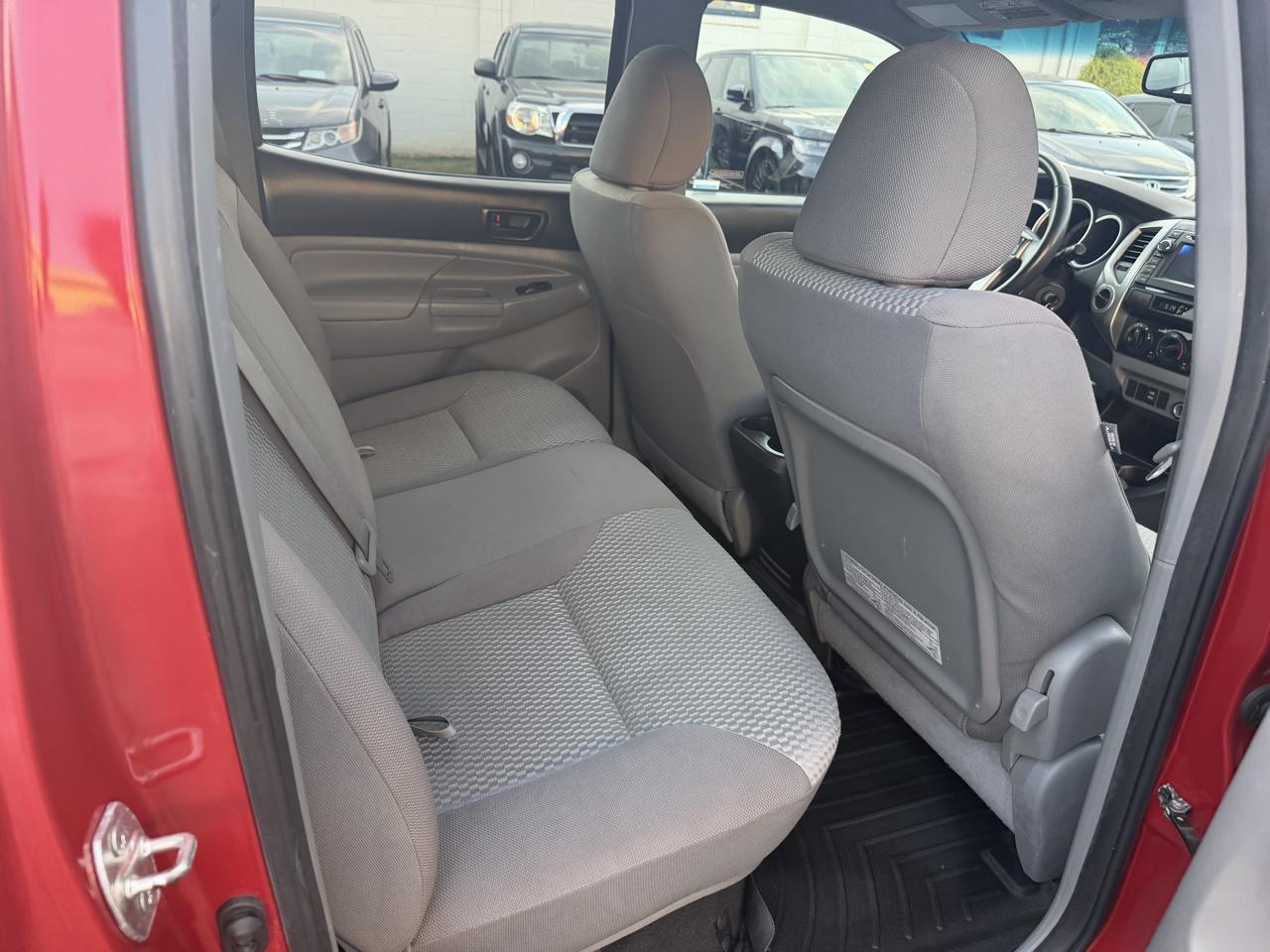 Toyota Tacoma 4WD Double Cab LB V6 AT (Natl) 2013