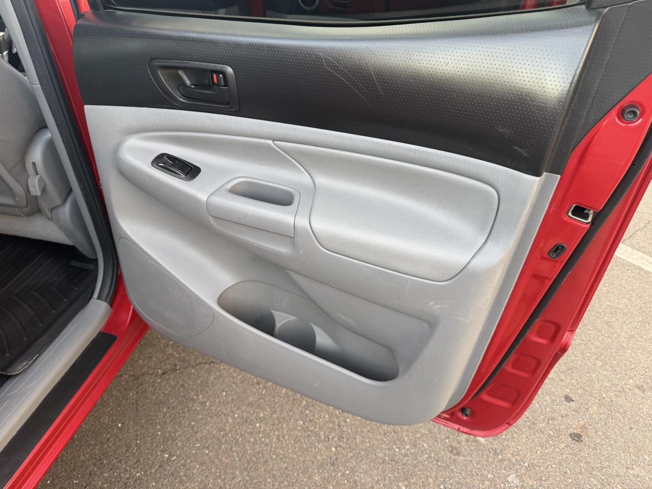 Toyota Tacoma 4WD Double Cab LB V6 AT (Natl) 2013