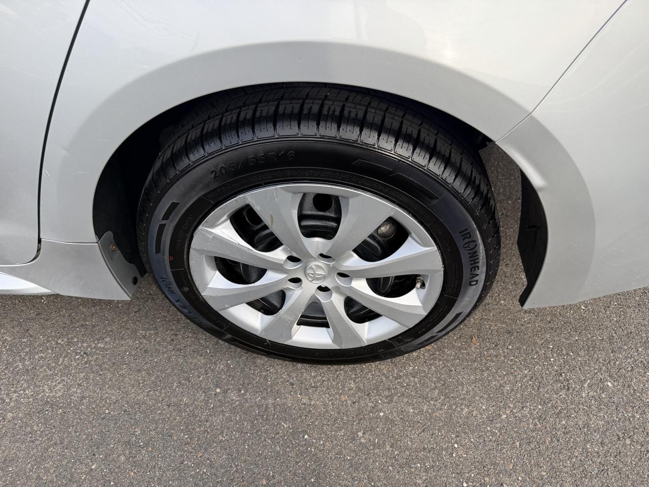 Toyota Corolla LE CVT (Natl) 2022