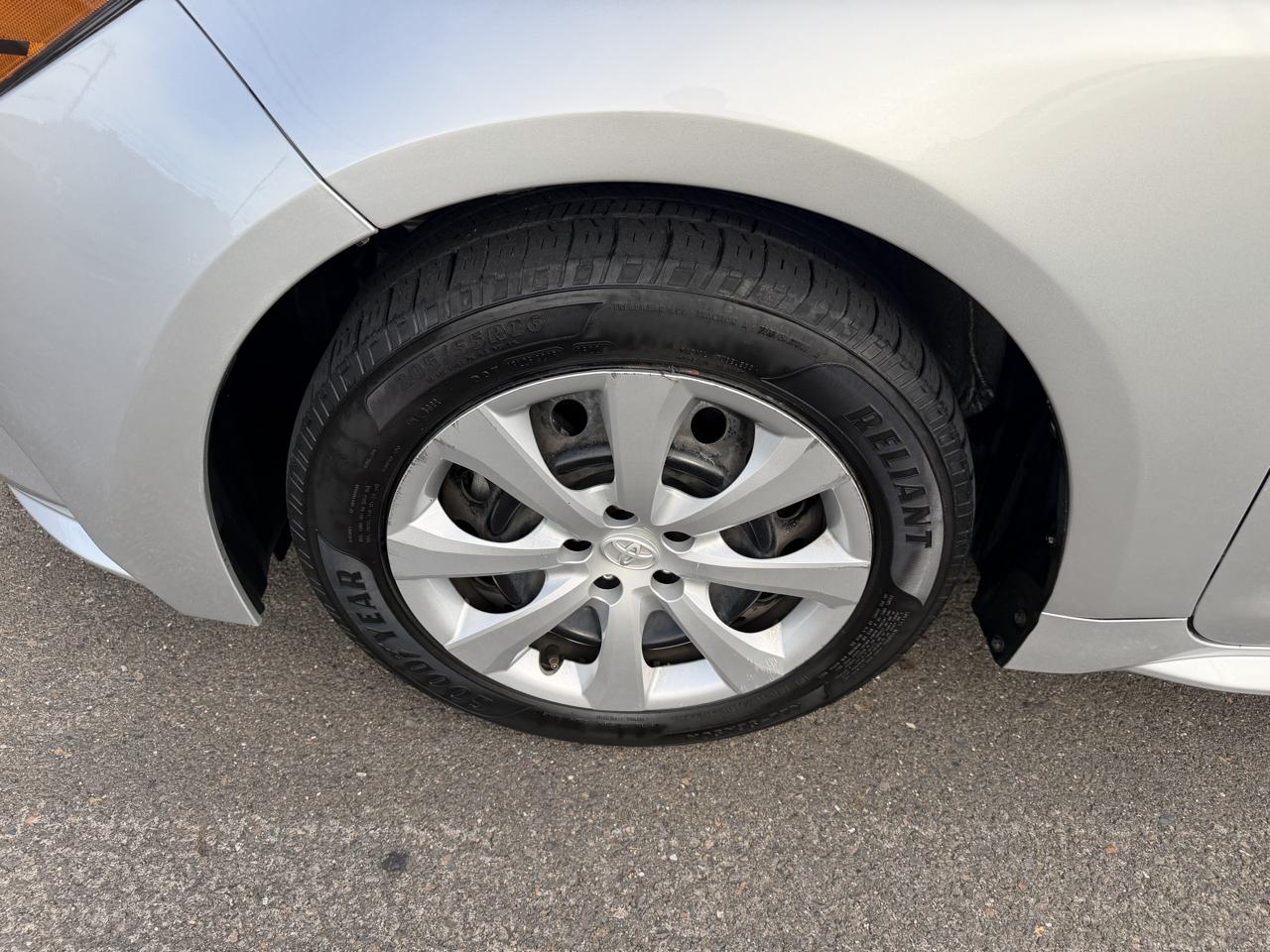 Toyota Corolla LE CVT (Natl) 2022