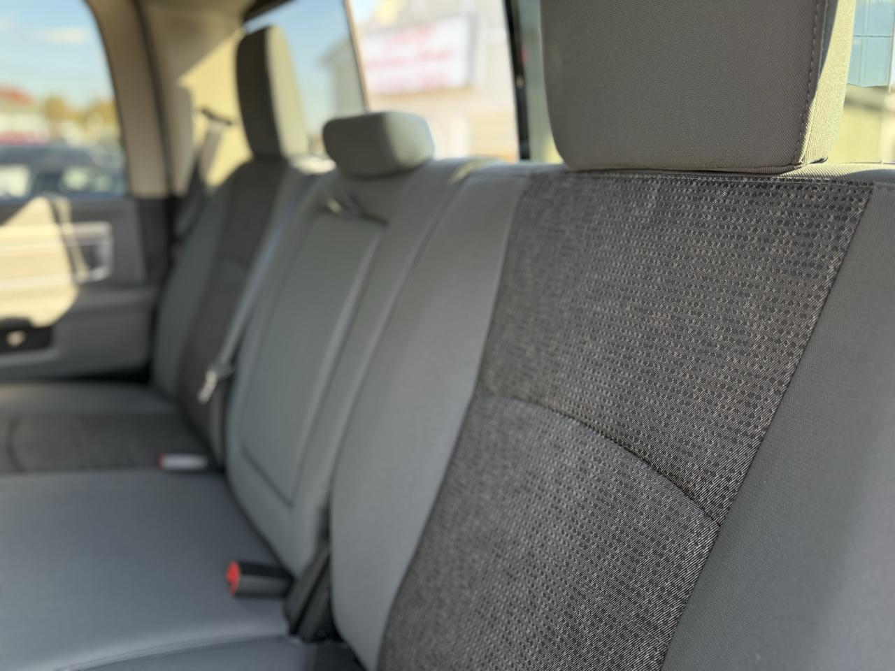 RAM 1500 4WD Crew Cab 140.5" Big Horn 2016