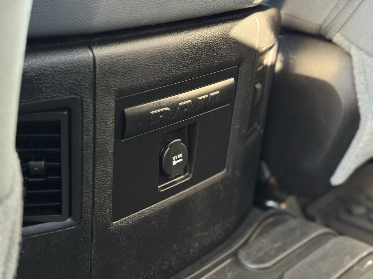 RAM 1500 4WD Crew Cab 140.5" Big Horn 2016